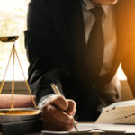 What Are The Differences Between An Arbitration And Litigation Lawyer?